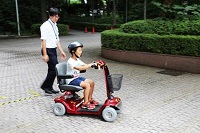 【体験】電動車いすを運転してみよう